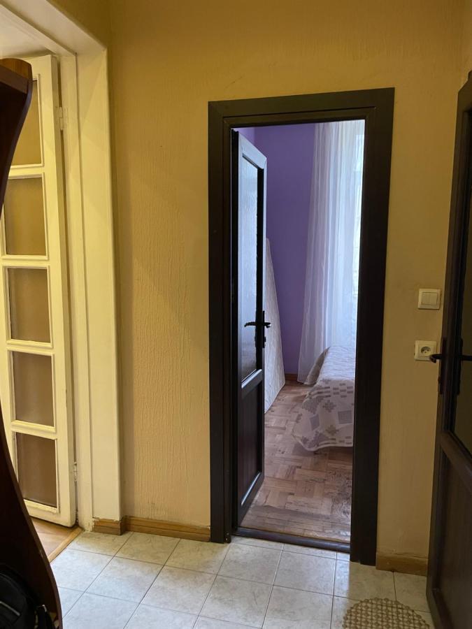 Cozy Apartment On Republic Square Ereván Exterior foto