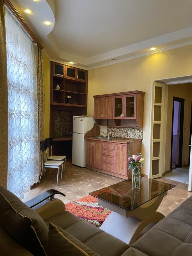 Cozy Apartment On Republic Square Ereván Exterior foto