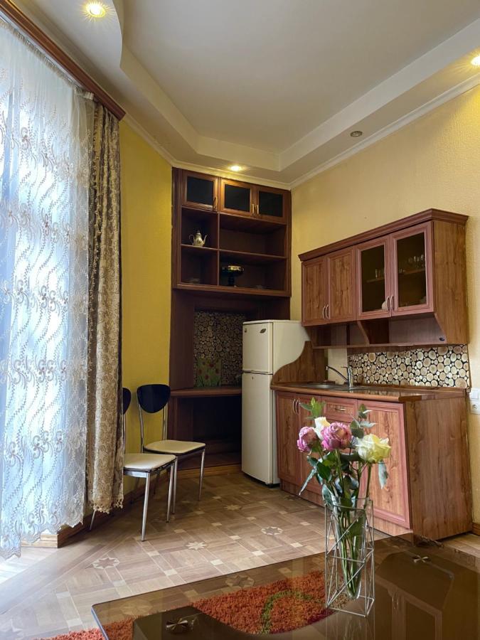 Cozy Apartment On Republic Square Ereván Exterior foto